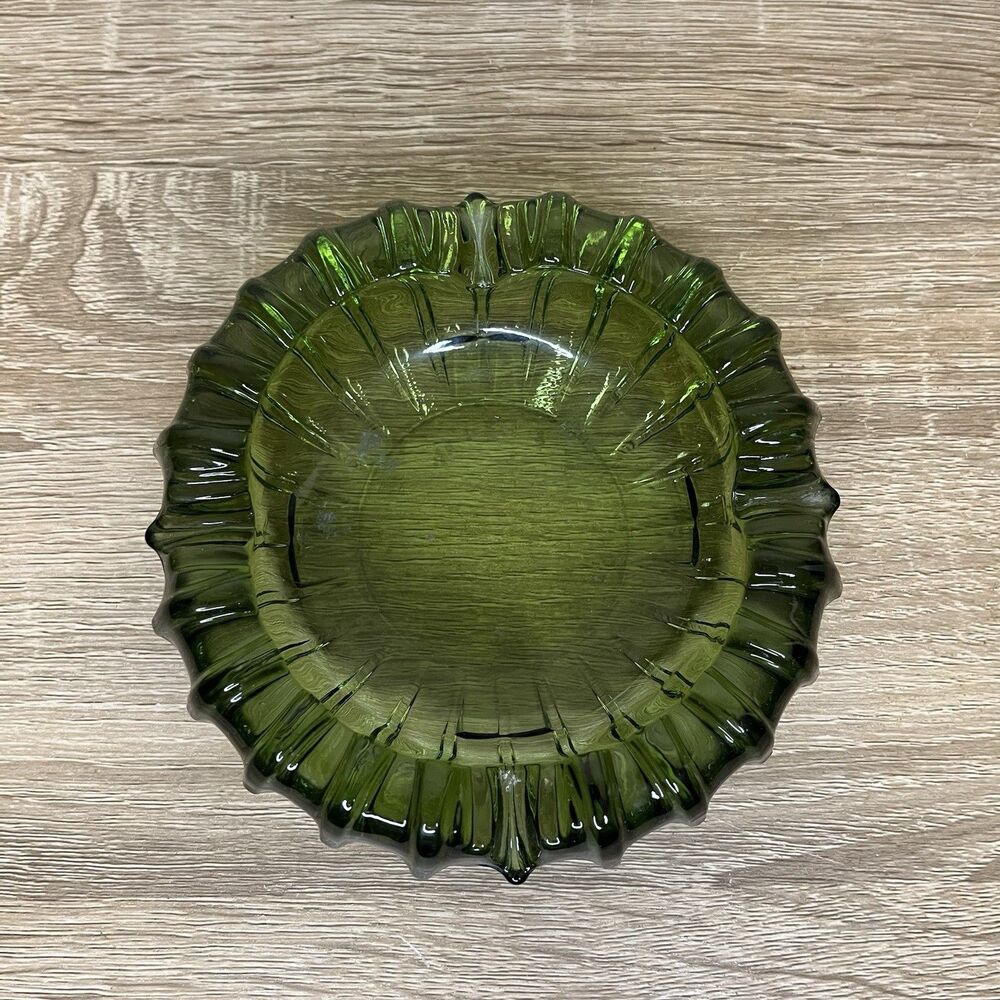 Vtg  Fostoria Emerald Green 1940's Large Round Ashtray In a Pressed Glass Design